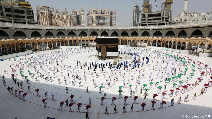 Hajjis return to Mecca as Saudi Arabia eases COVID restrictions