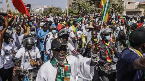 Senegal's Political Shifts as Candidates Opt for Swift Elections