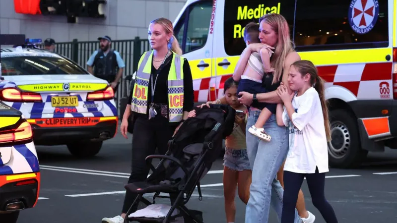 Australia PM Praises Heroic Cop for Actions in Sydney Attack