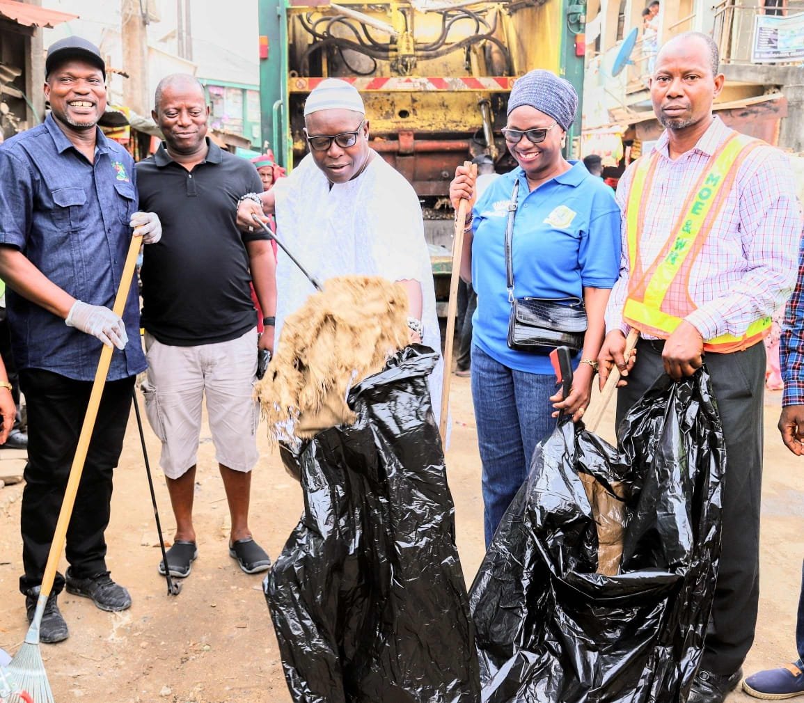 Lagos Environmentalists Unite for World Earth Day: Volunteer