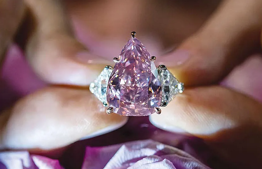 Million-dollar diamonds up for auction in Geneva