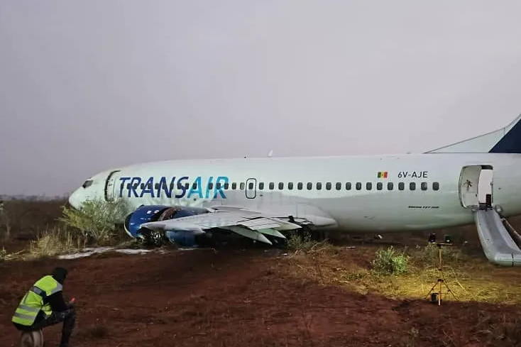 Plane skids off runway in Senegal