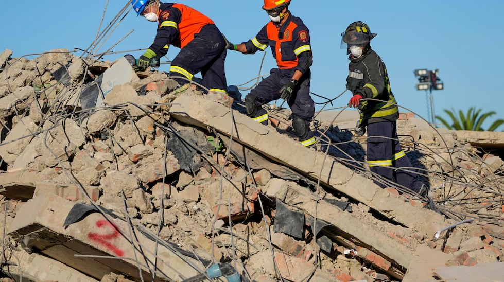 South Africa ends rescue efforts at collapsed building